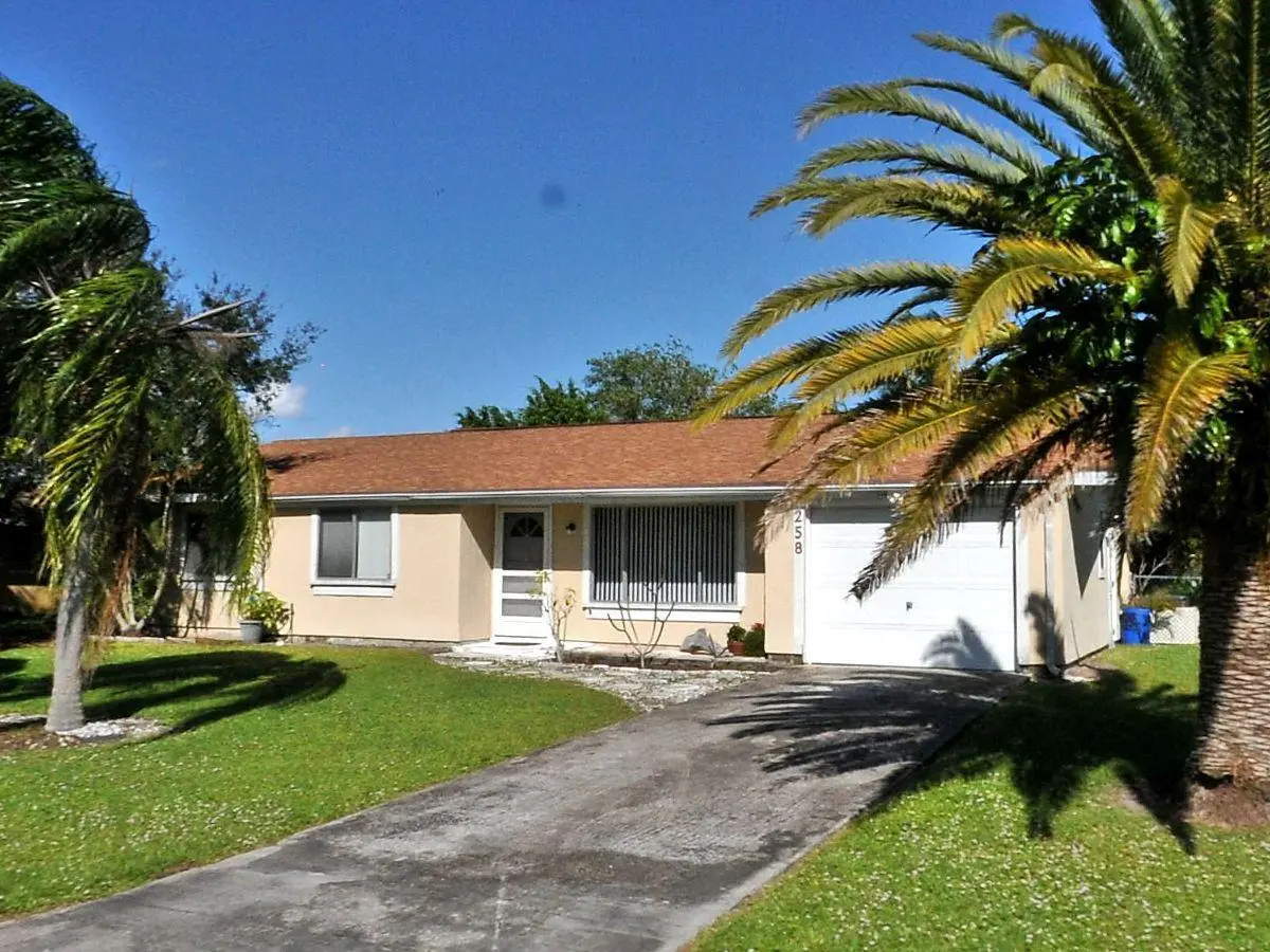 286 SW Brigeport Dr at 258 SW Bridgeport Drive, Port St. Lucie