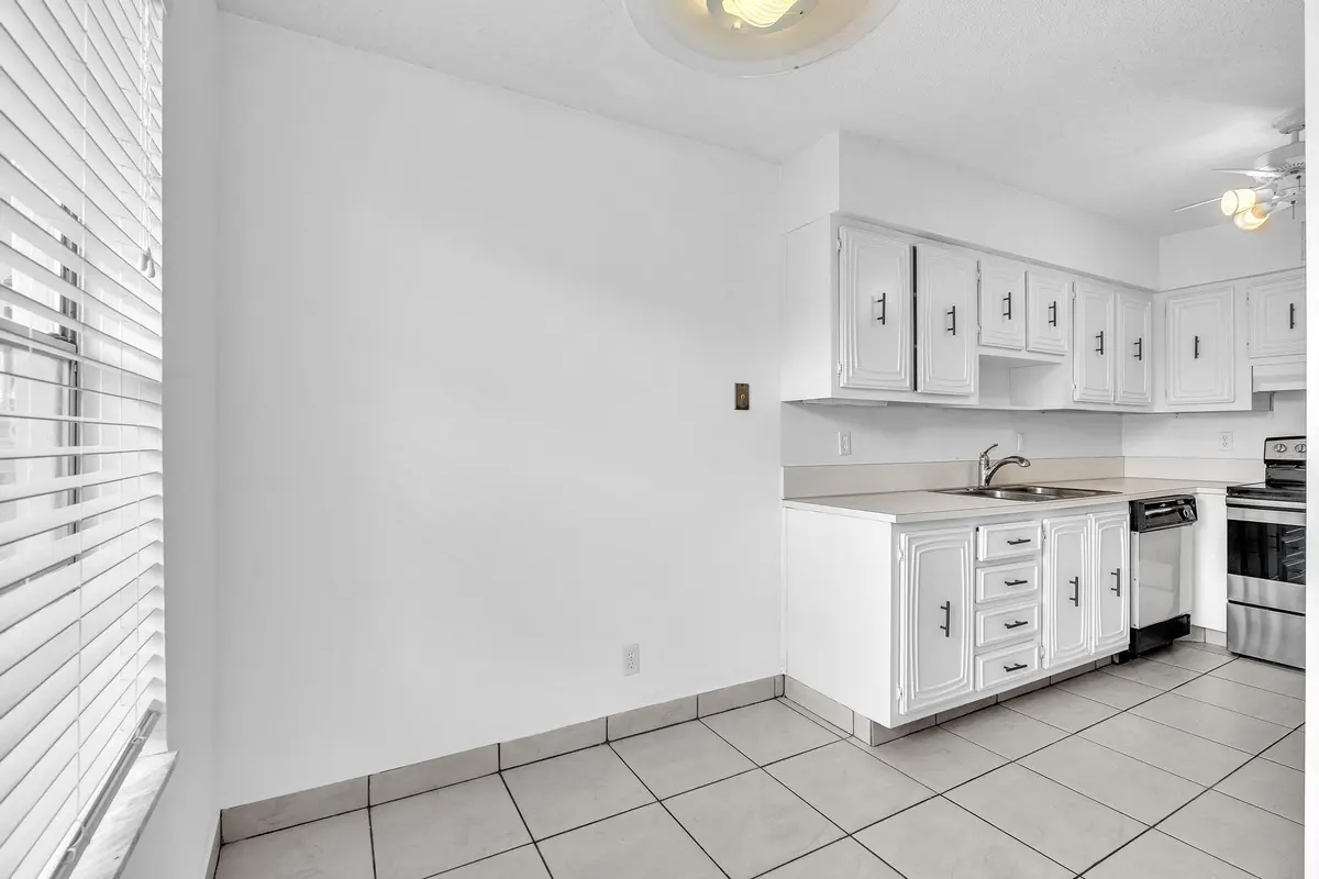 _FPP0875 at 13721 FLORA Place D, Delray Beach