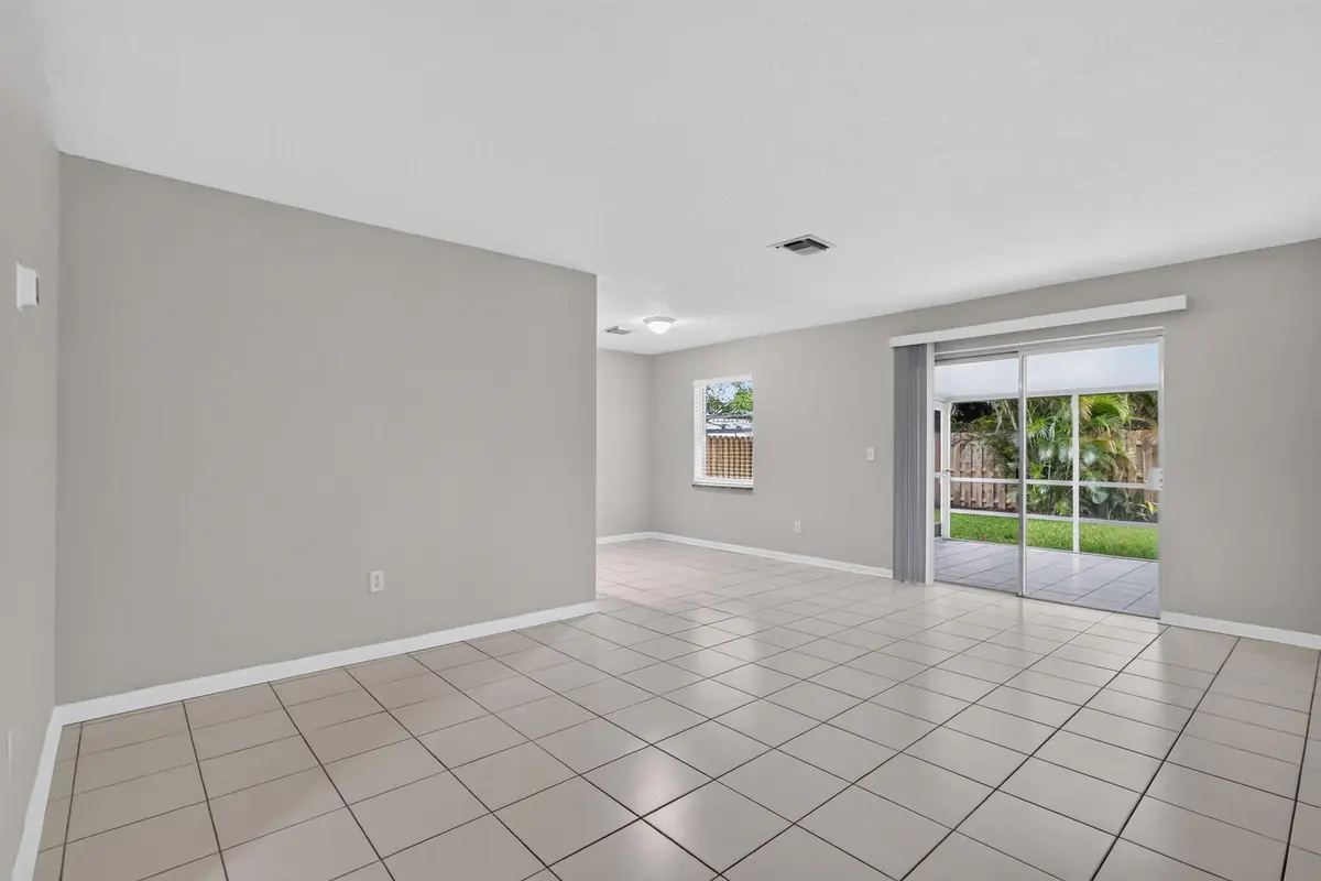 Undetermined at 1058 Fernlea Drive, West Palm Beach
