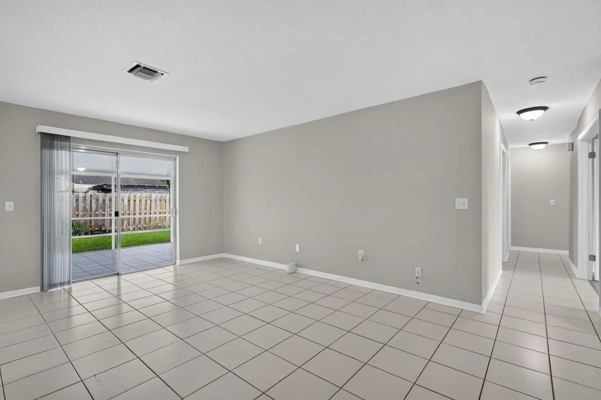 Undetermined at 1058 Fernlea Drive, West Palm Beach