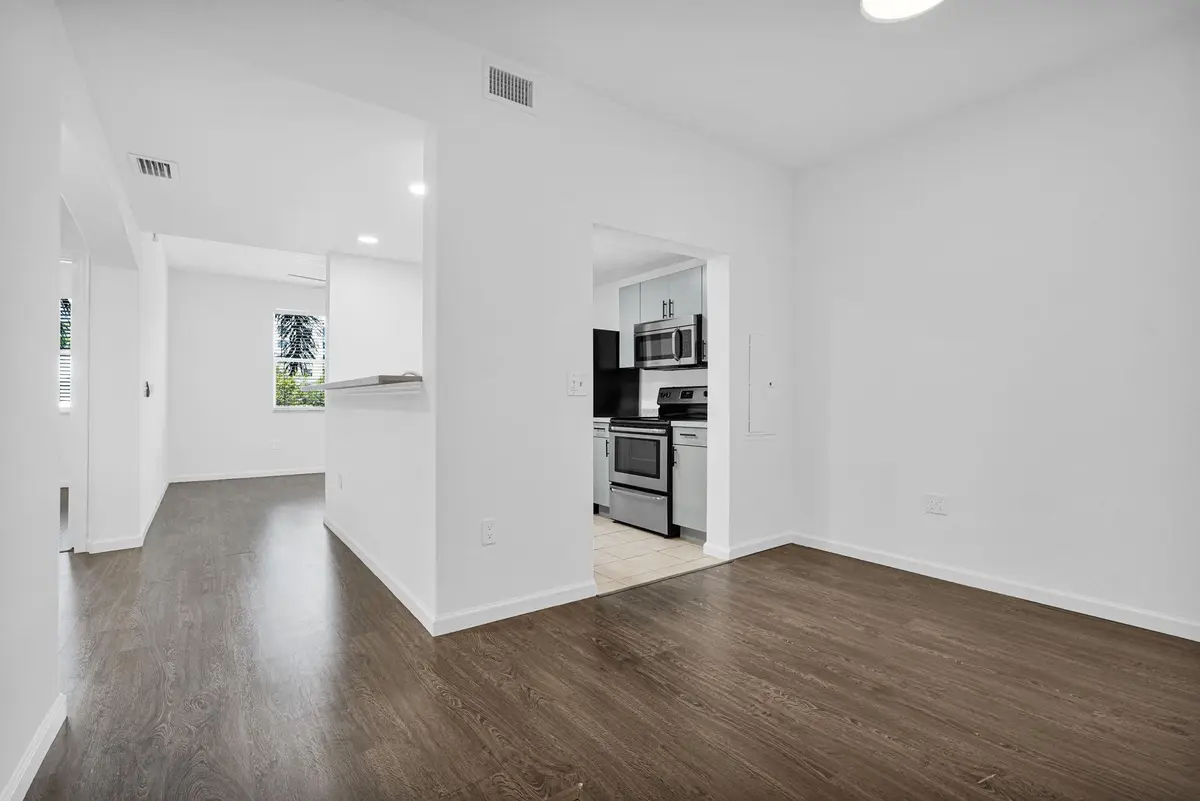 Photo 6 at 533 NE 3rd Avenue 230, Fort Lauderdale