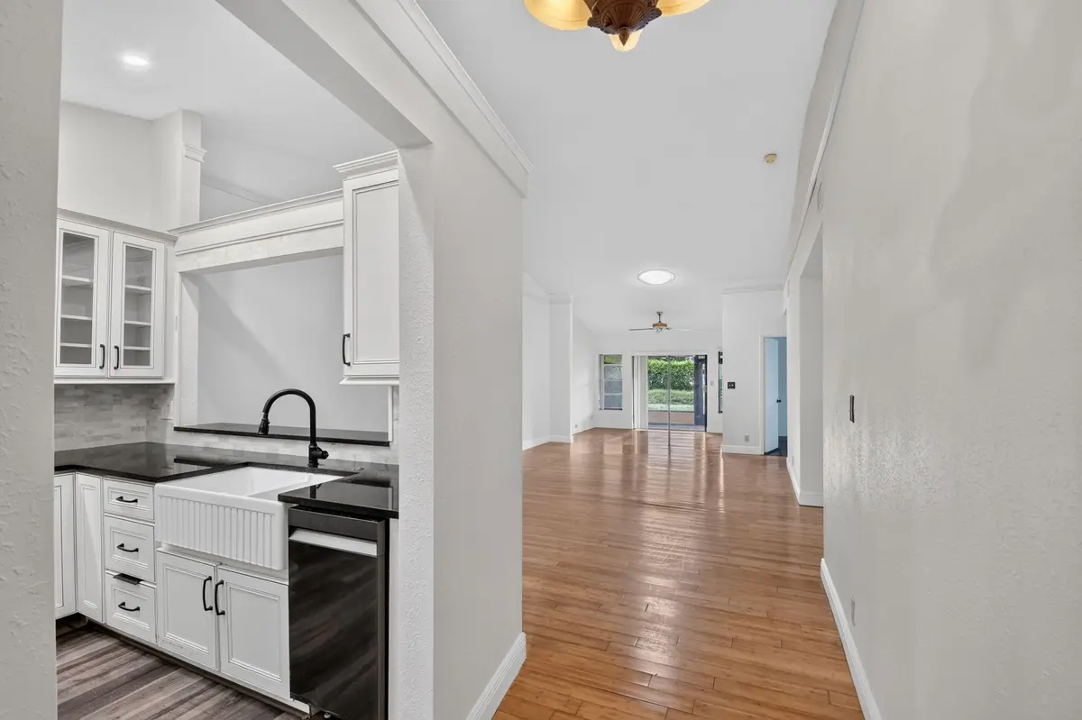 Entry Way at 5423 Palm Springs Lane B, Boynton Beach