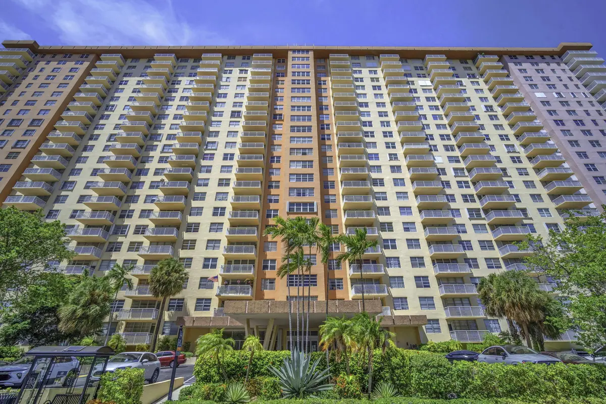 3-web-or-mls-DSC06808 at 251 174th Street 714, Sunny Isles Beach