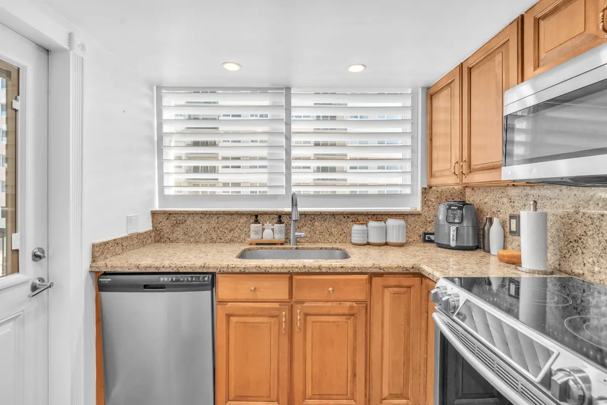 32-web-or-mls-DSC01191 at 1239 HILLSBORO MILE 202, Hillsboro Beach