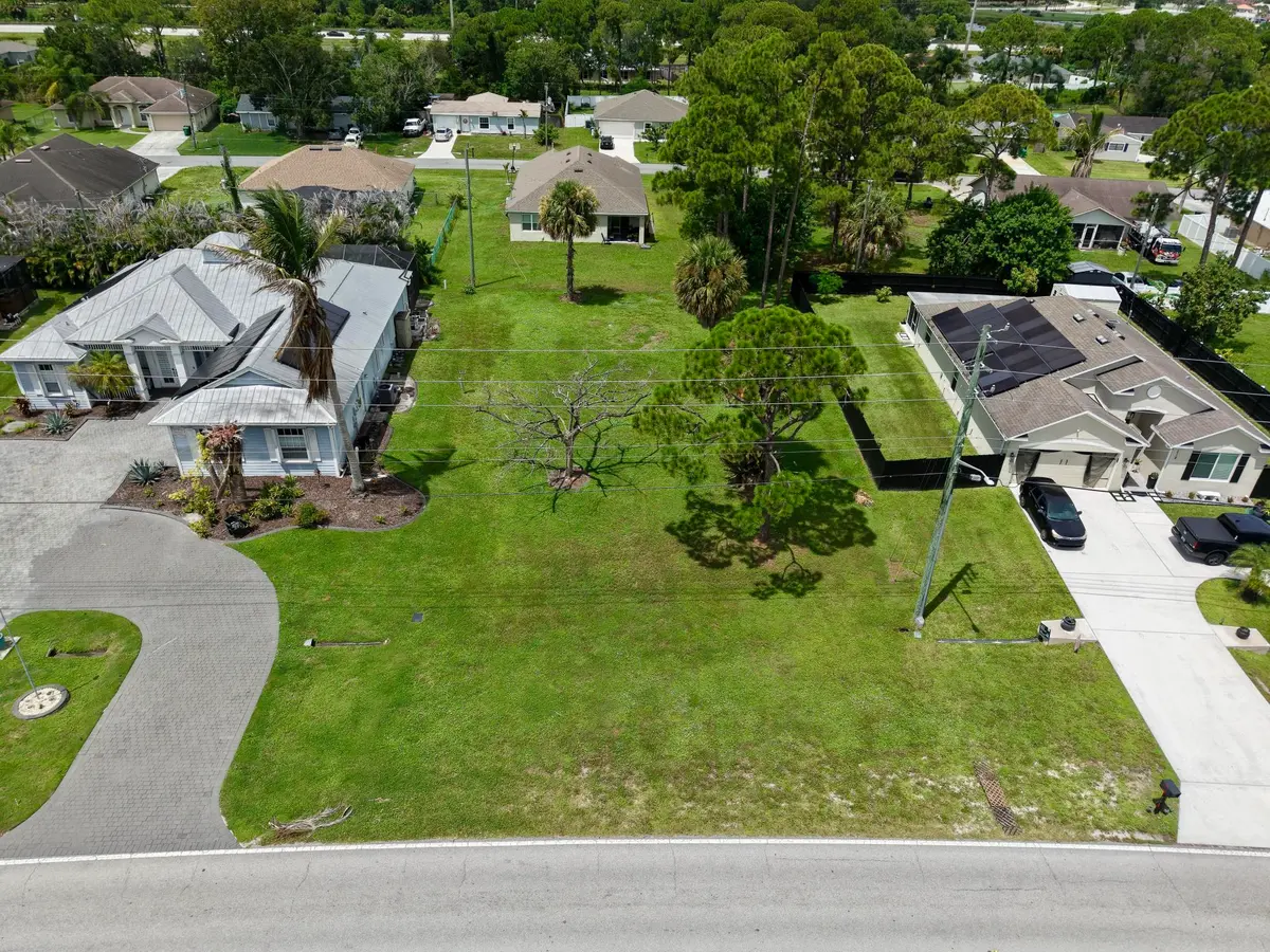 590 NW Bayshore Boulevard, Port St. Lucie, FL – photo 1