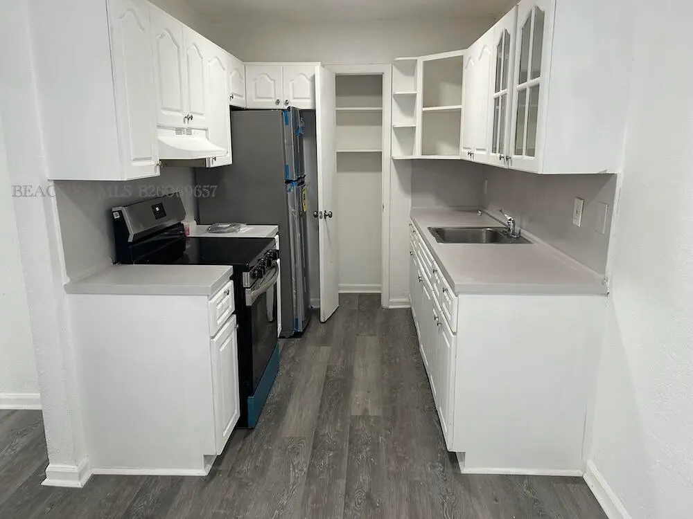 KITCHEN at 401 SW 13TH Place 721, Deerfield Beach