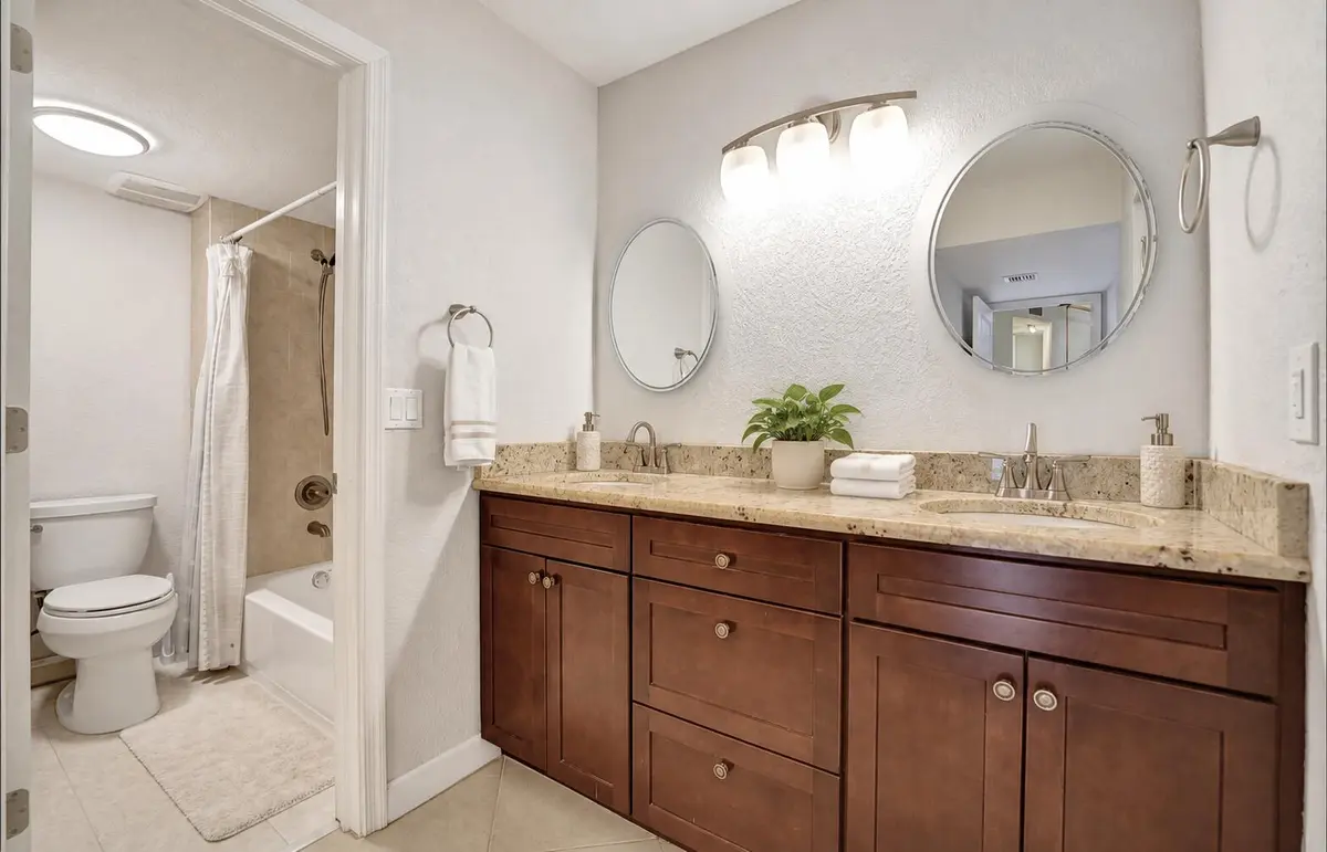 ACBD8CA7-67FF-4277-ABFF-147BA7CD26FB at 303 Lakeview Drive 102, Weston