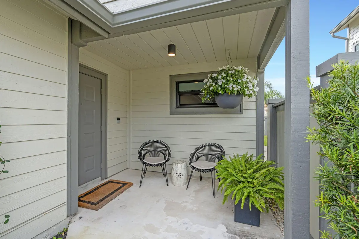 4-web-or-mls-A7409254 at 2474 Bedford Mews Drive, Wellington