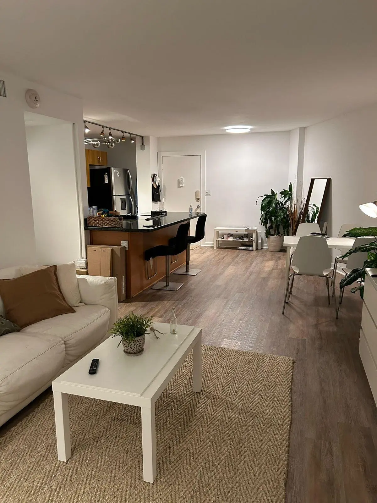 b12c1db9-ecf2-4427-bd67-b218fe8fc36f at 1881 WASHINGTON Avenue 8E, Miami Beach
