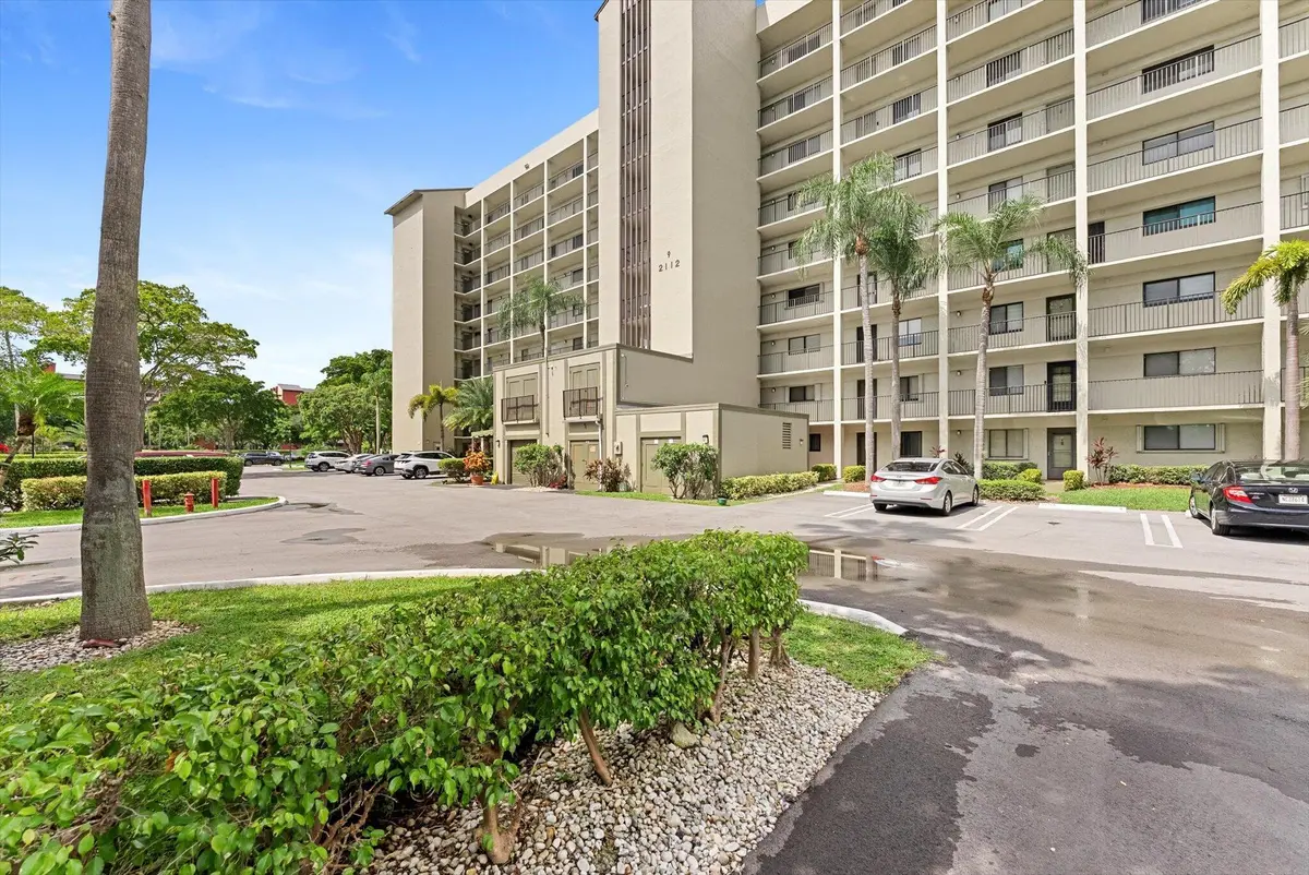 01-1 at 2112 S CYPRESS BEND Drive 607, Pompano Beach