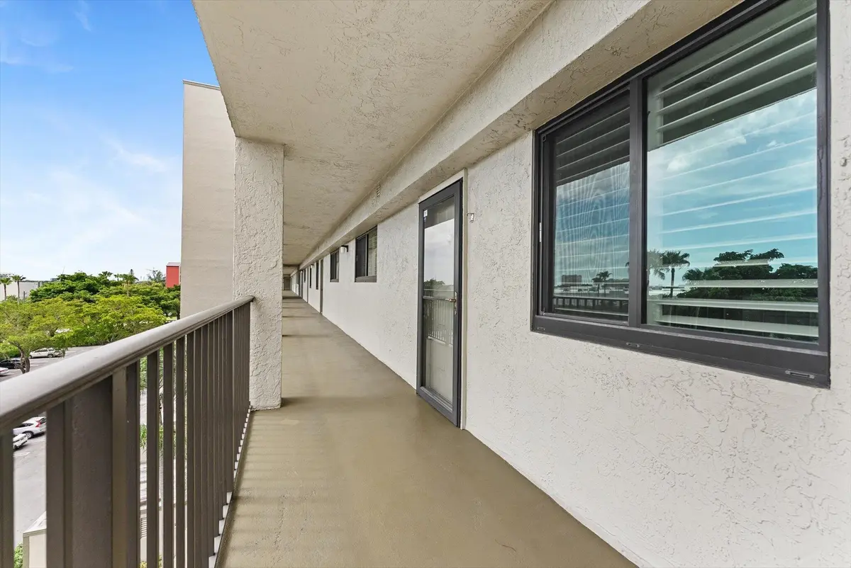 04-4 at 2112 S CYPRESS BEND Drive 607, Pompano Beach