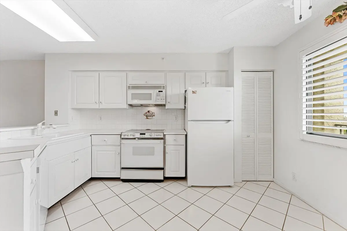 06-6 at 2112 S CYPRESS BEND Drive 607, Pompano Beach