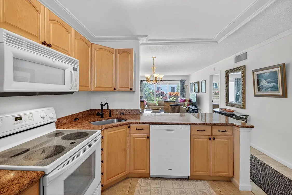 kitchen panoramic at 1541 S OCEAN Boulevard 122, Lauderdale-By-The-Sea