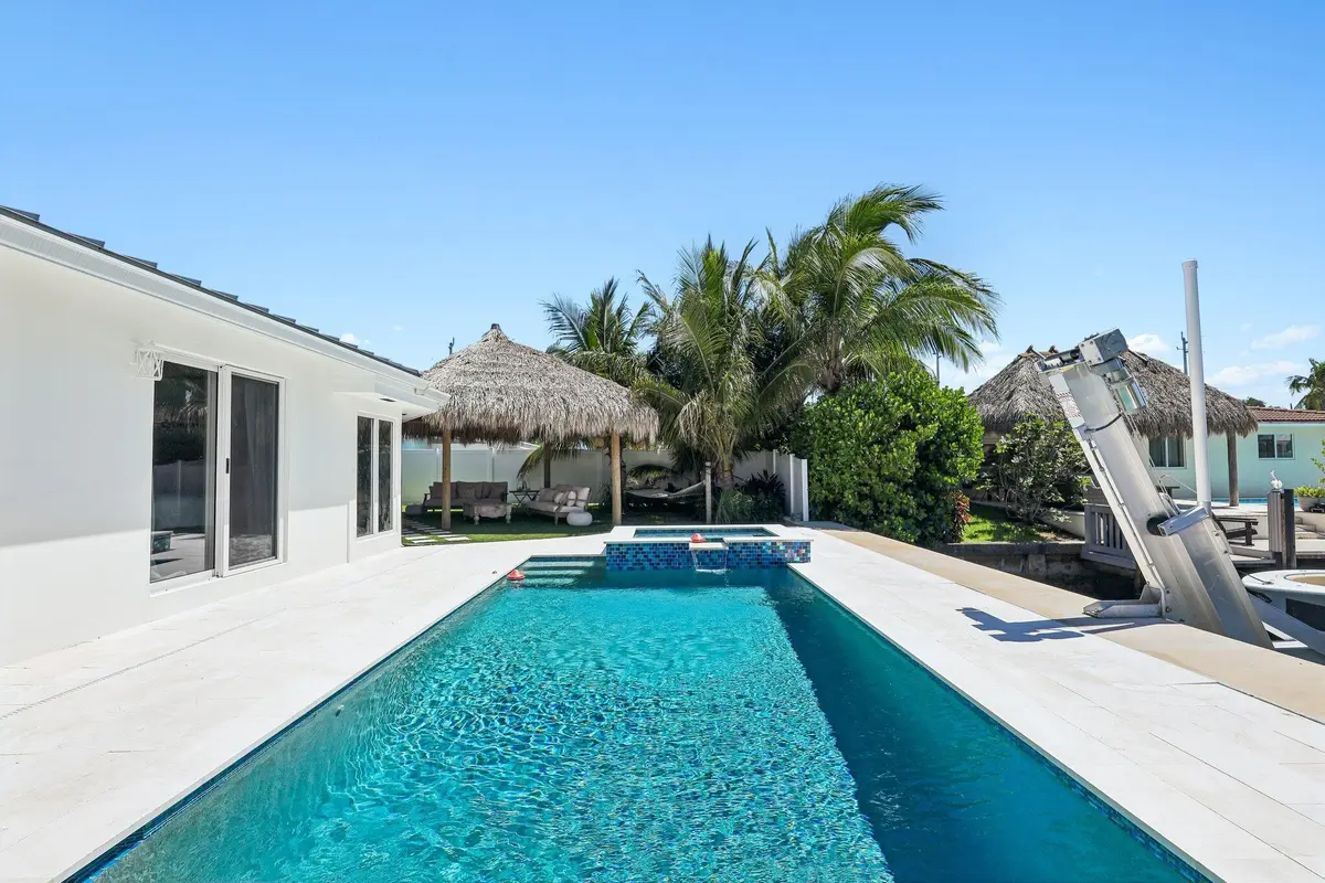 46-web-or-mls-SE 9th Ave-S1208-046 at 511 SE 9TH Avenue, Pompano Beach