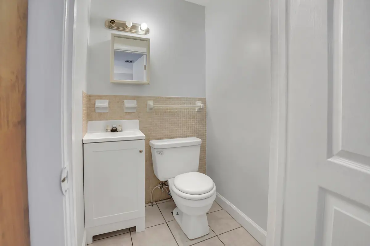 15 Bathroom 01 at 512 Holly Drive 1, Palm Beach Gardens