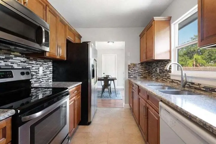 large (19) at 2456 SE Melaleuca Boulevard, Port St. Lucie
