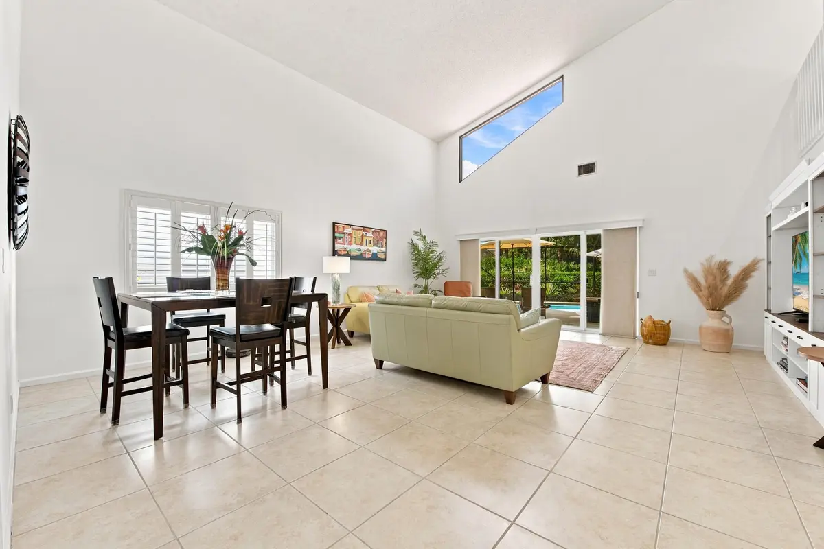 5__dsc7008 at 2576 LA CRISTAL Circle, Palm Beach Gardens