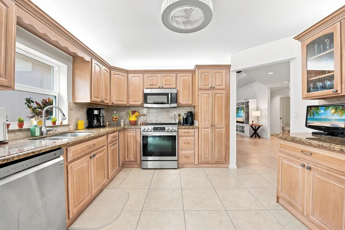 12__dsc7113 at 2576 LA CRISTAL Circle, Palm Beach Gardens
