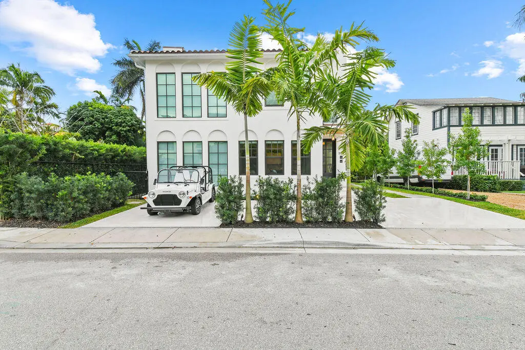 226 Oleander Ave at 226 Oleander Avenue 3, Palm Beach