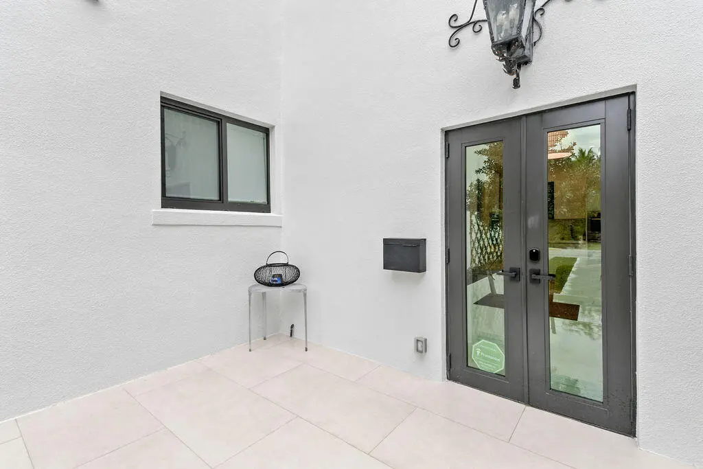 226OleanderAve_06 at 226 Oleander Avenue 3, Palm Beach