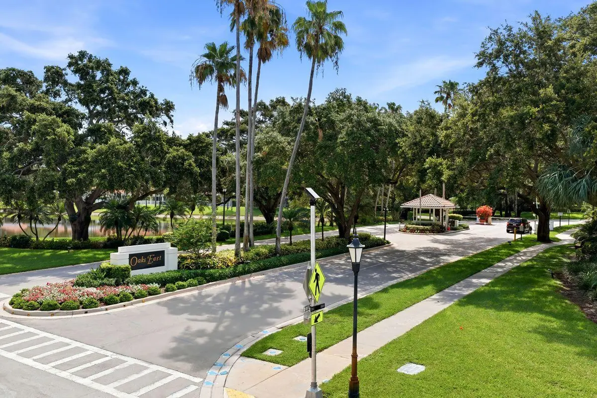 508-24 at 508 E Tall Oaks Drive, Palm Beach Gardens