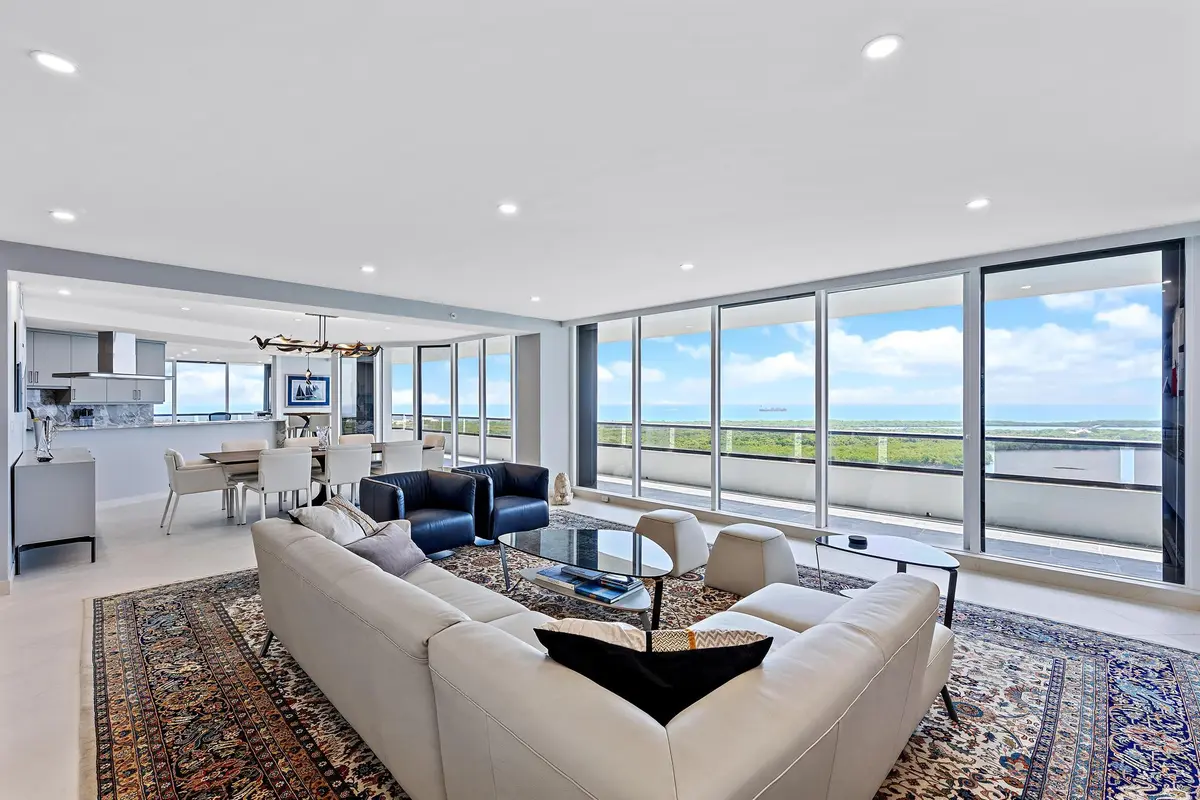 100 Lakeshore Dr 2151-12 at 100 LAKESHORE Drive 2151, North Palm Beach