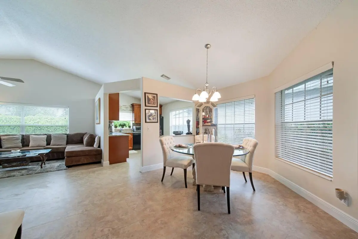 Natural Light at 7872 Mansfield Hollow Road, Delray Beach