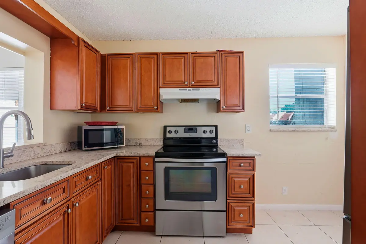 4-web-or-mls-005_0E2A2407 at 2825 SW 22nd Avenue 201, Delray Beach