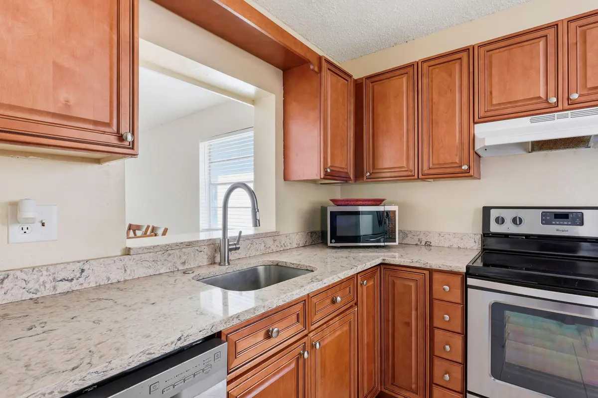 5-web-or-mls-006_0E2A2410 at 2825 SW 22nd Avenue 201, Delray Beach
