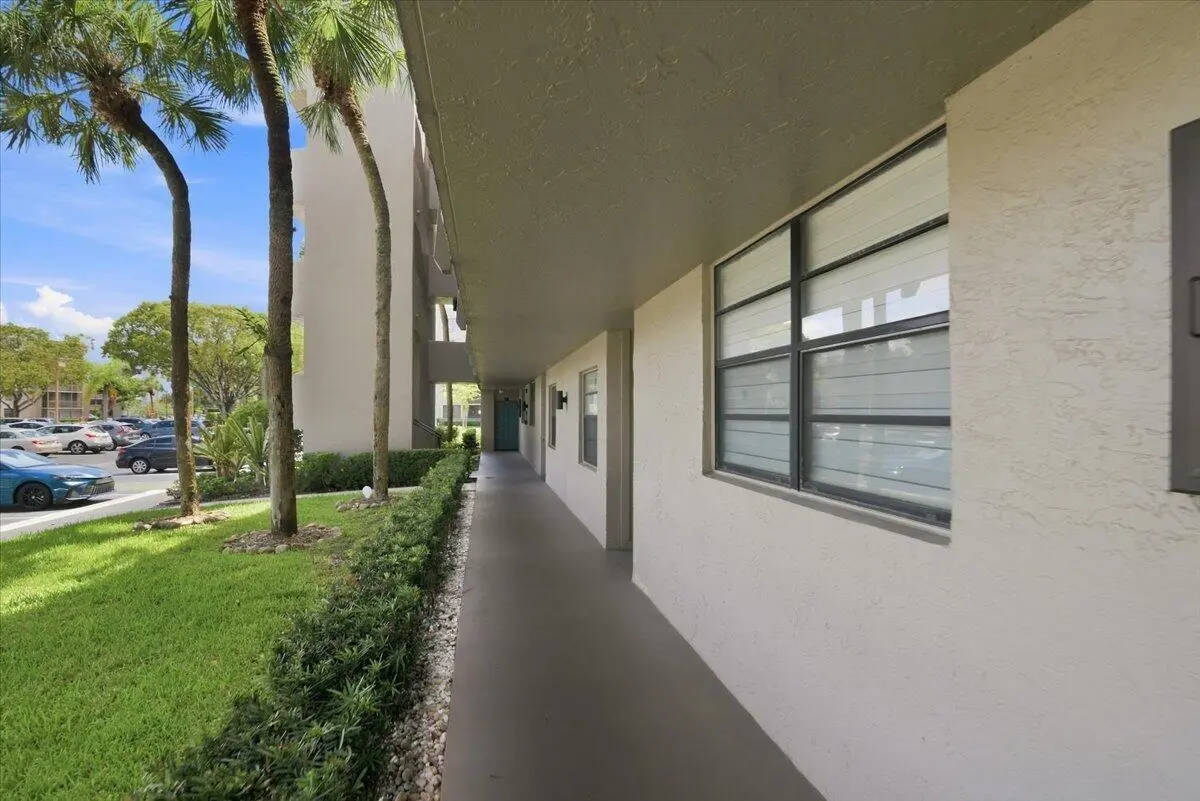 21-004_DSC_1928 at 1100 COLONY POINT Circle 121, Pembroke Pines