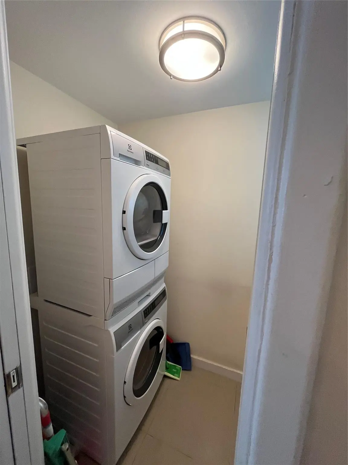 laundry & mud room for xtra storage at 333 NE 21ST Avenue 318, Deerfield Beach