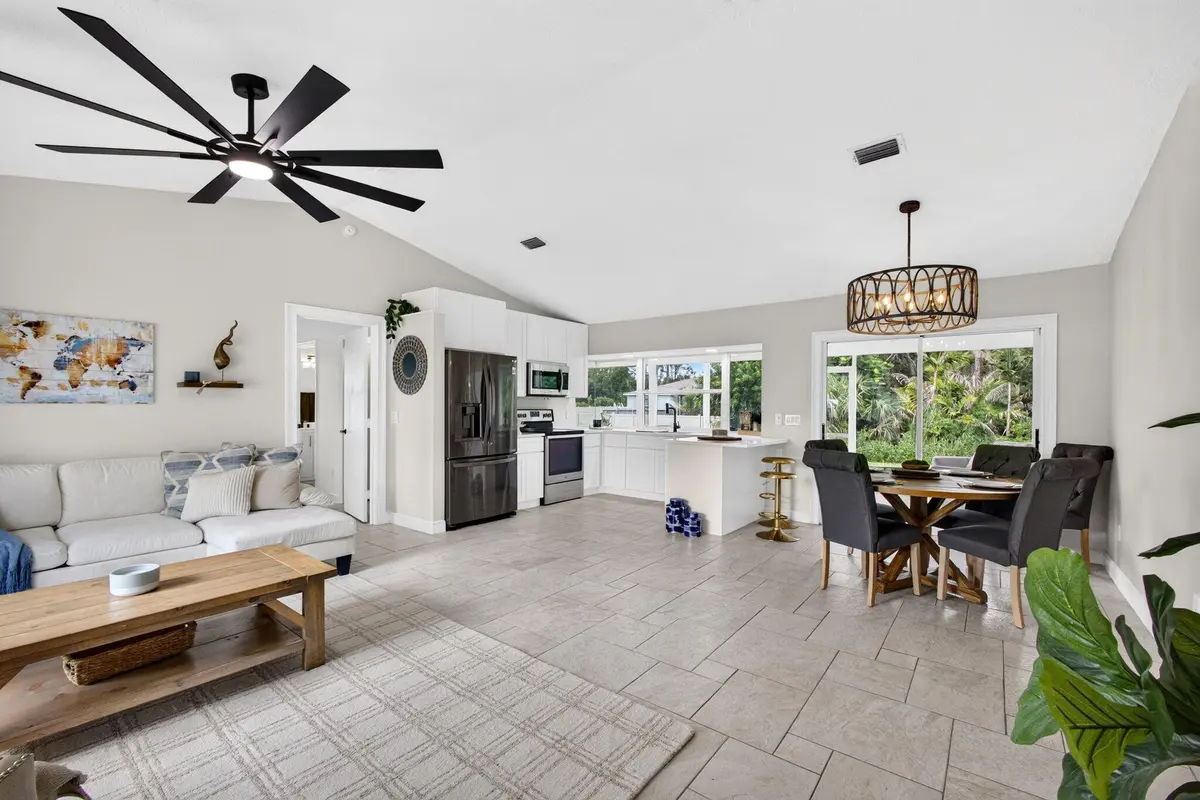 7-web-or-mls-027_7R7A3982 at 8545 101ST Avenue, Vero Beach