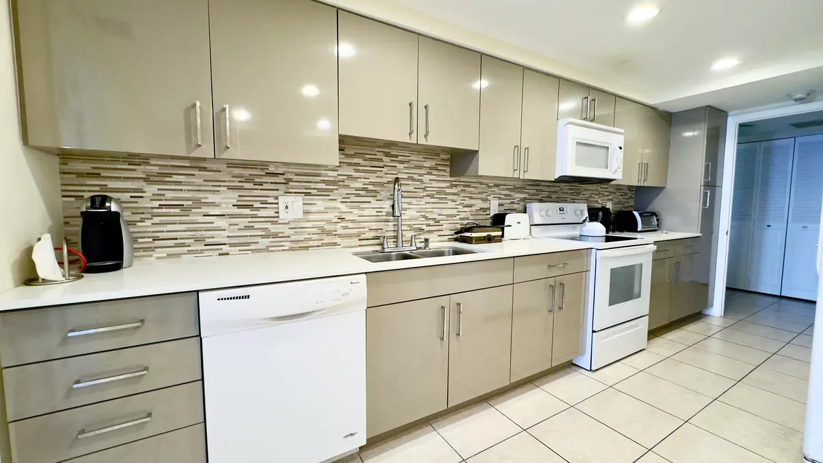 Kitchen at 5100 N OCEAN Boulevard 1012, Lauderdale-By-The-Sea