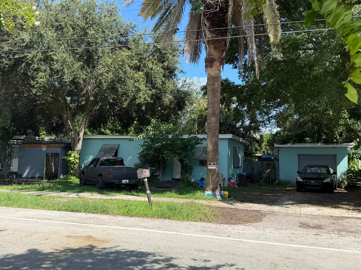 Two Houses at 606 COLUMBUS Parkway, Hollywood