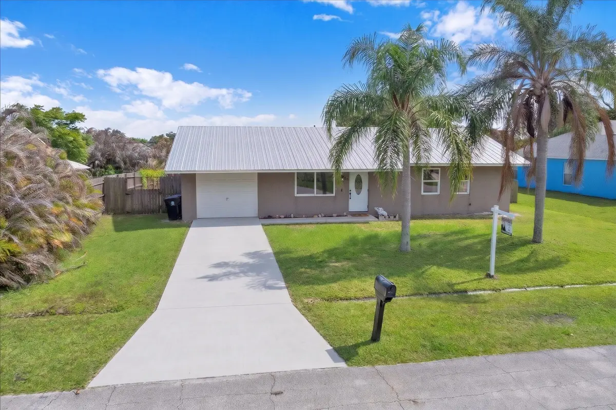 Home Sweet Home at 956 SE Browning Avenue, Port St. Lucie