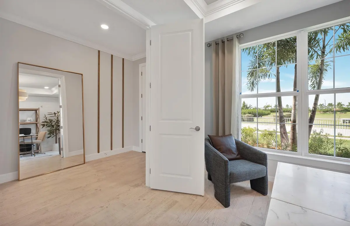ENTRY at 4303 Santa Maria Circle 162 Whitestone, Vero Beach