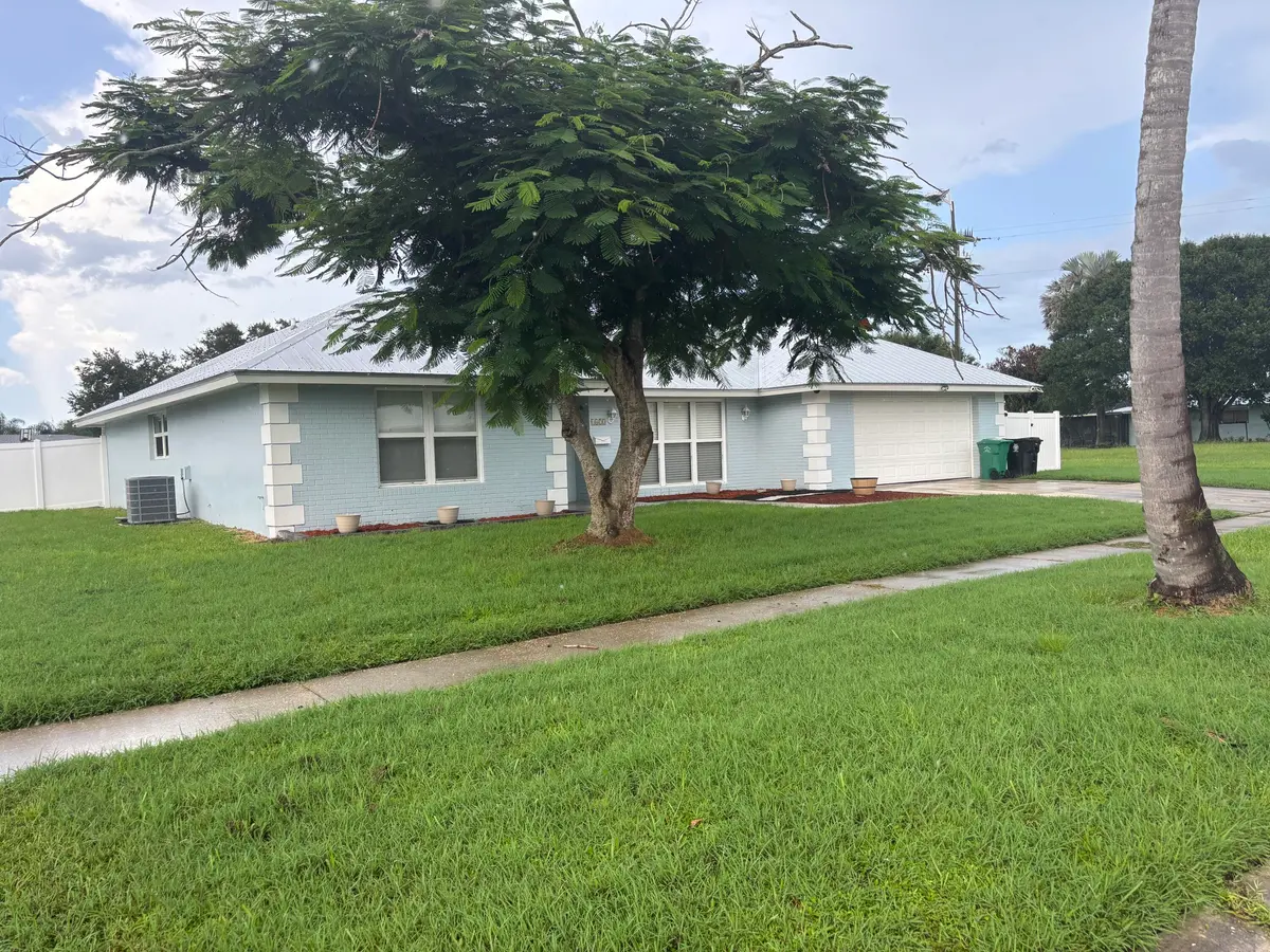 Front Pic 1 at 1473 SE SUNSHINE Avenue, Port St. Lucie