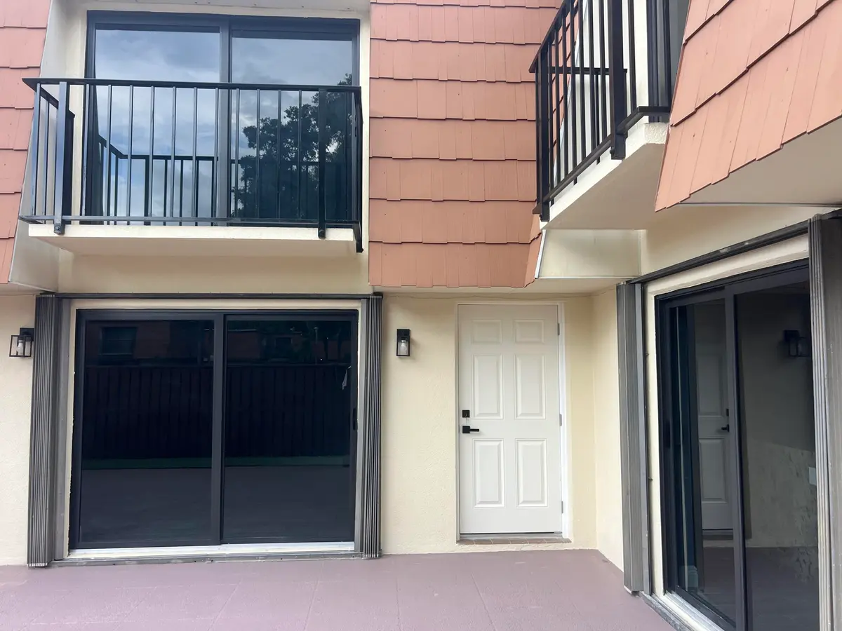 Front View at 406 BUTTONWOOD Lane, Boynton Beach