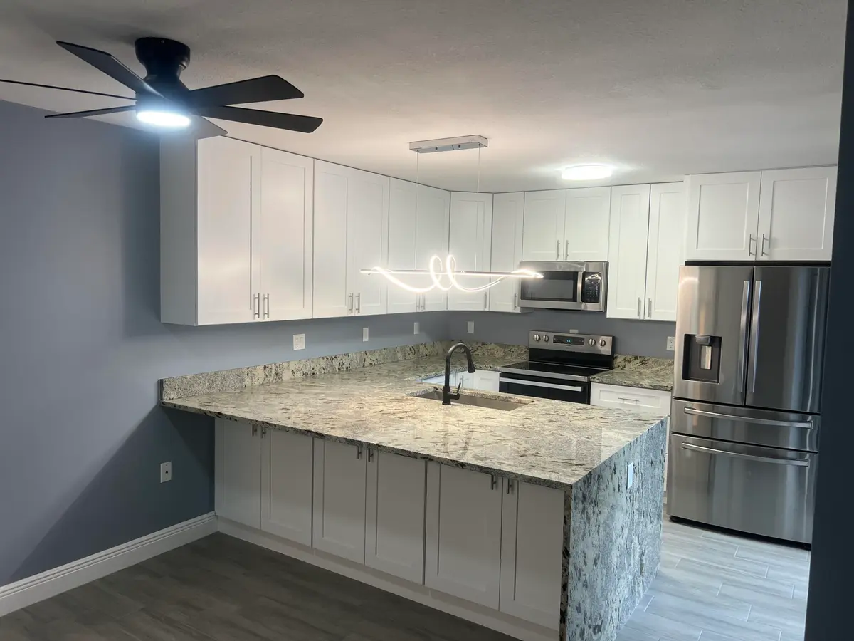 Kitchen at 406 BUTTONWOOD Lane, Boynton Beach