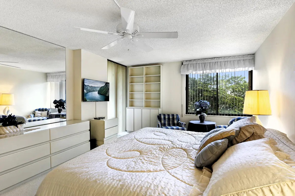 master at 2480 Presidential Way 403, West Palm Beach