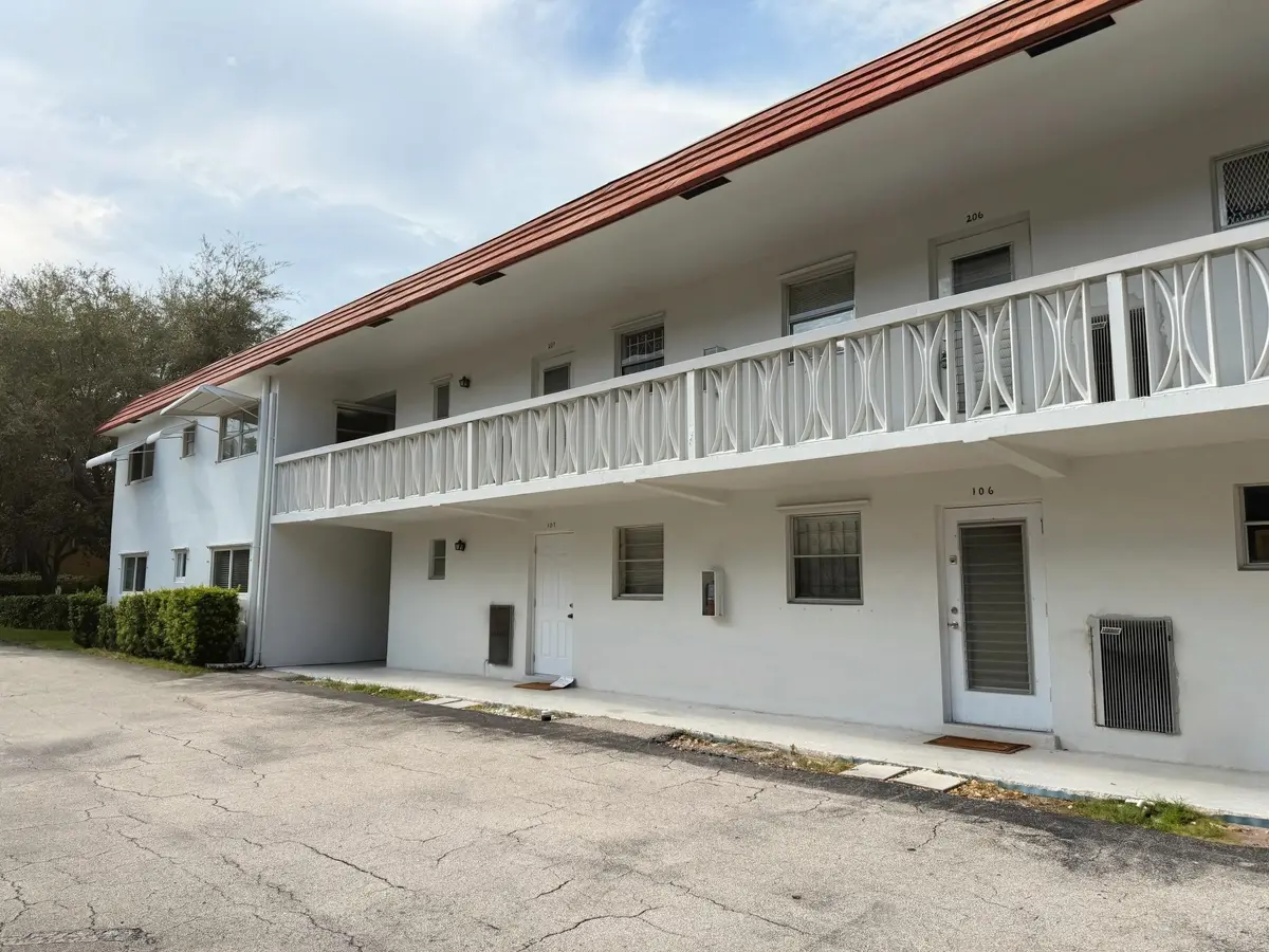 Front of Structure at 899 SE 2ND Avenue 207, Deerfield Beach