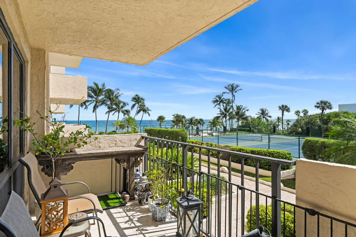 25-web-or-mls-A7R09887 at 4900 N Ocean Boulevard, Lauderdale-By-The-Sea