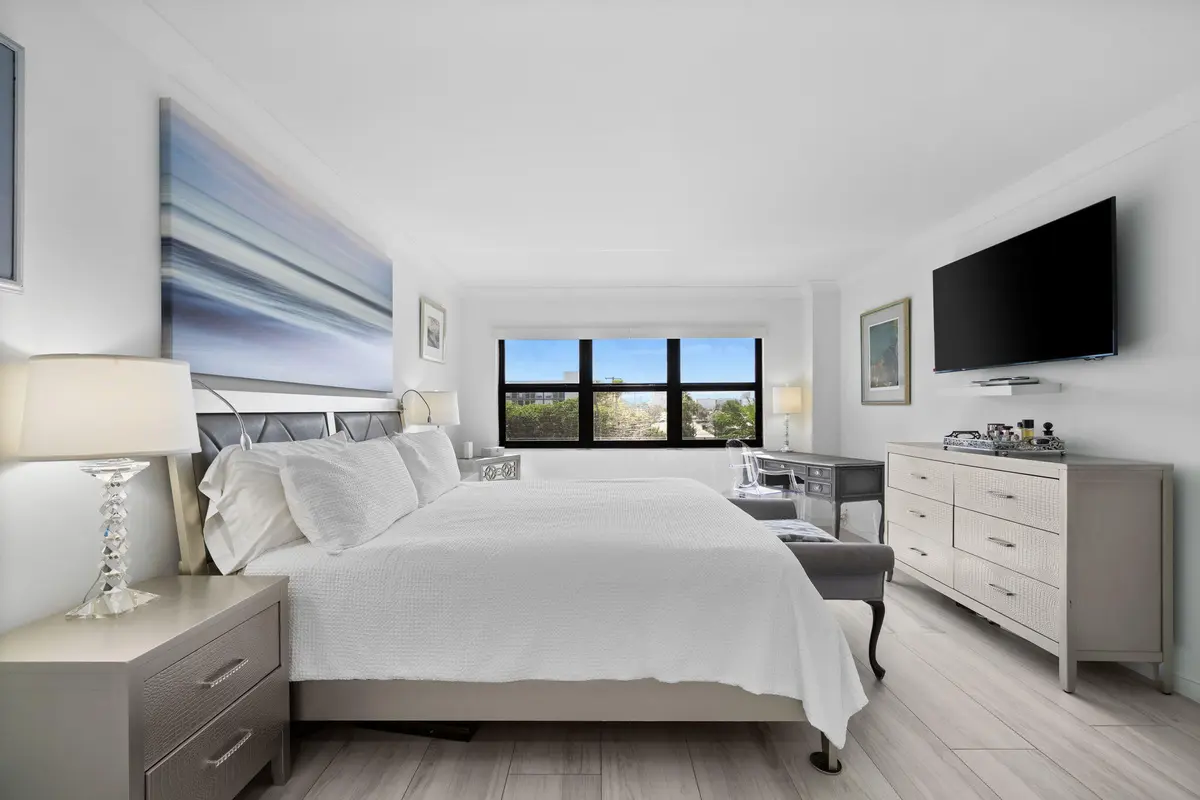 12-web-or-mls-A7R09760 at 4900 N Ocean Boulevard, Lauderdale-By-The-Sea