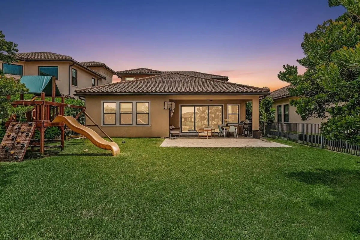 Twi 3 at 12143 S Baypoint Circle, Parkland