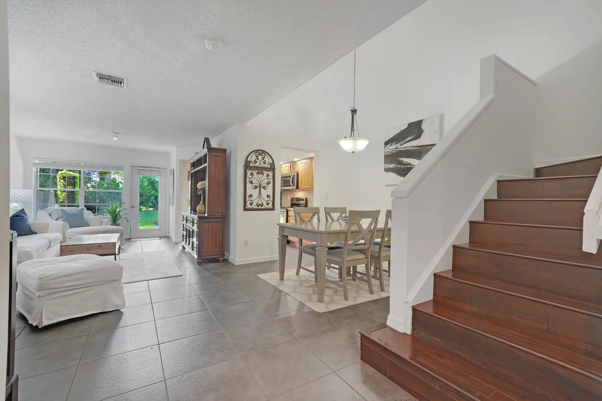 Light & Bright at 5282 Sapphire Valley, Boca Raton