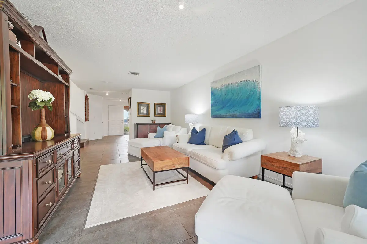 Tile flooring at 5282 Sapphire Valley, Boca Raton