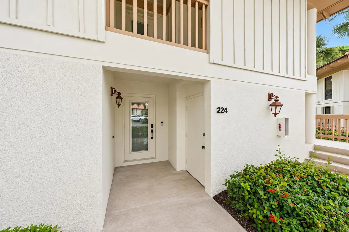 Exterior 2 at 224 Brackenwood Terrace, Palm Beach Gardens
