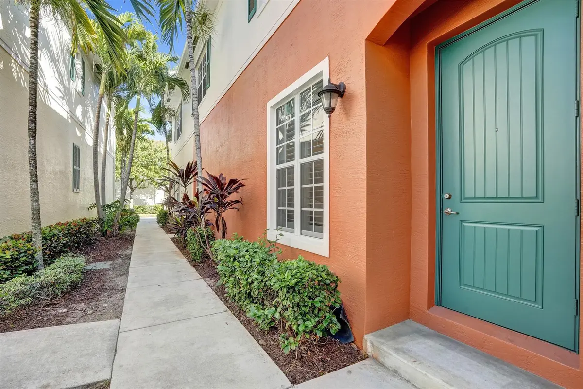 Photo 3 at 159 SW 7TH Court, Pompano Beach