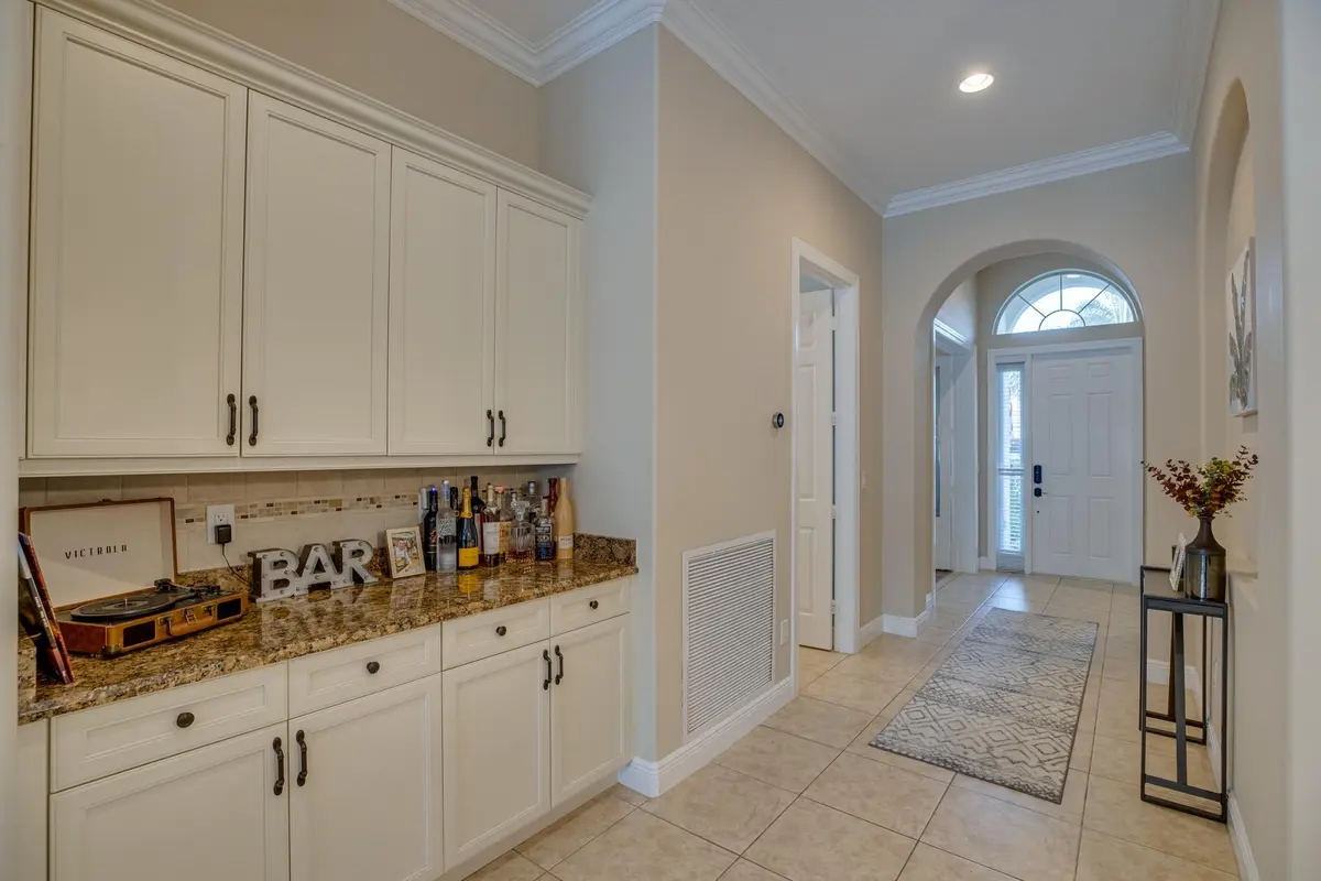 Entry at 4247 DIAMOND Square, Vero Beach