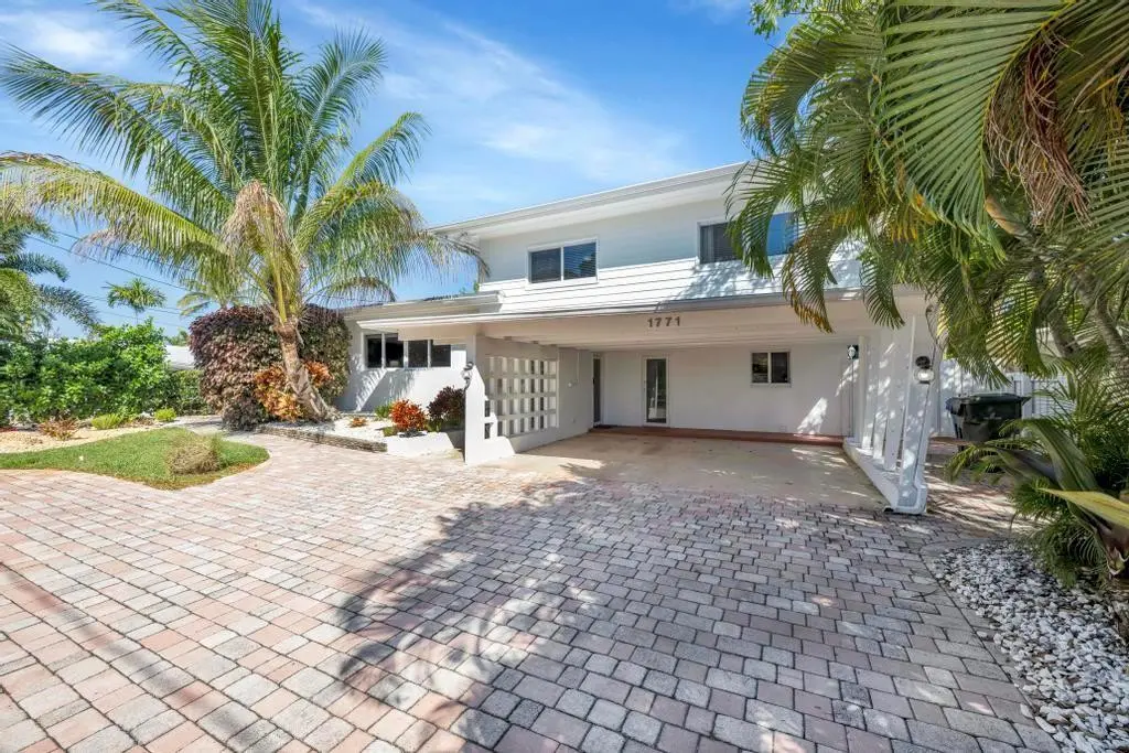 Photo 2 at 1771 NE 35th Street, Oakland Park